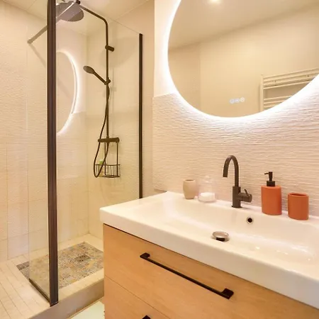 Апартаменты Terrasse - Vue Tour Eiffel *