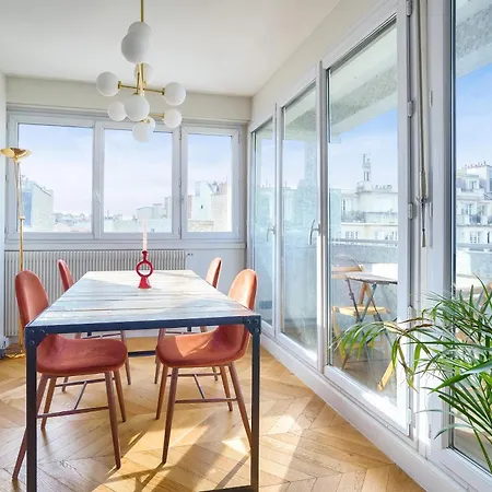 Terrasse - Vue Tour Eiffel *